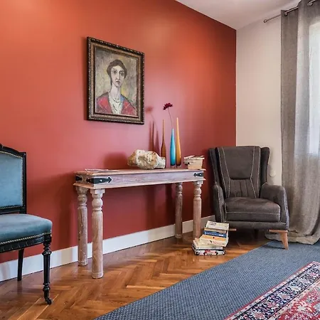 Artistic Penthouse In Center Sevastopol *