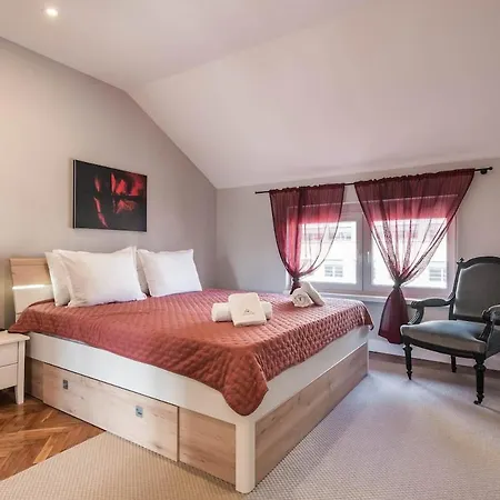 Artistic Penthouse In Center Sevastopol * Varna