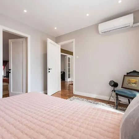 Apartament Artistic Penthouse In Center Sevastopol Varna