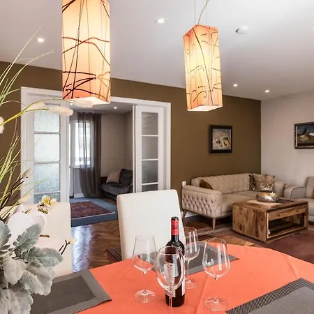 Artistic Penthouse In Center Sevastopol Appartamento
