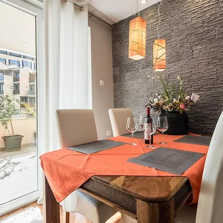 Artistic Penthouse In Center Sevastopol Appartamento