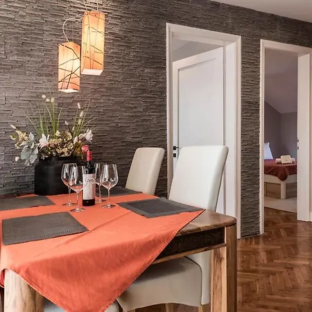 Appartamento Artistic Penthouse In Center Sevastopol *