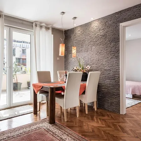 Artistic Penthouse In Center Sevastopol Appartamento