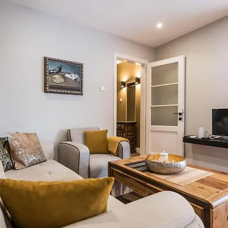Artistic Penthouse In Center Sevastopol Apartament