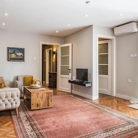 Artistic Penthouse In Center Sevastopol