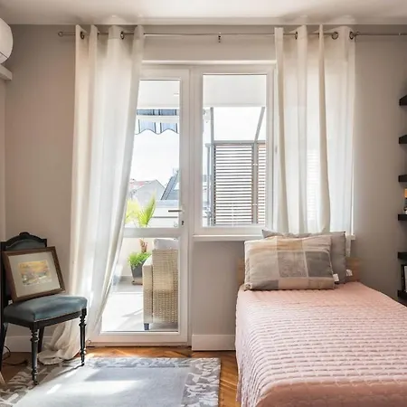 Artistic Penthouse In Center Sevastopol
